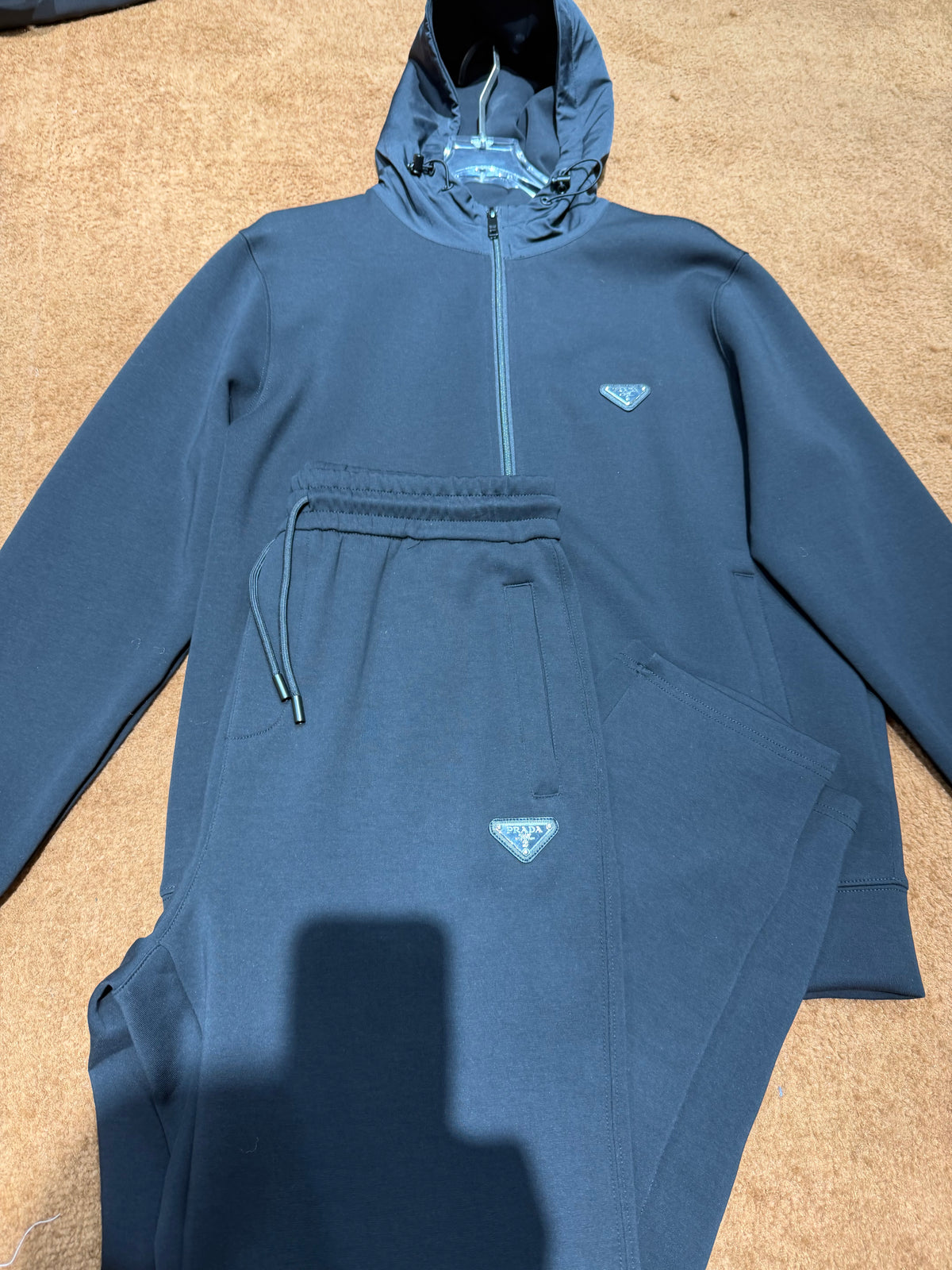 Survêtement Prada noir capuche