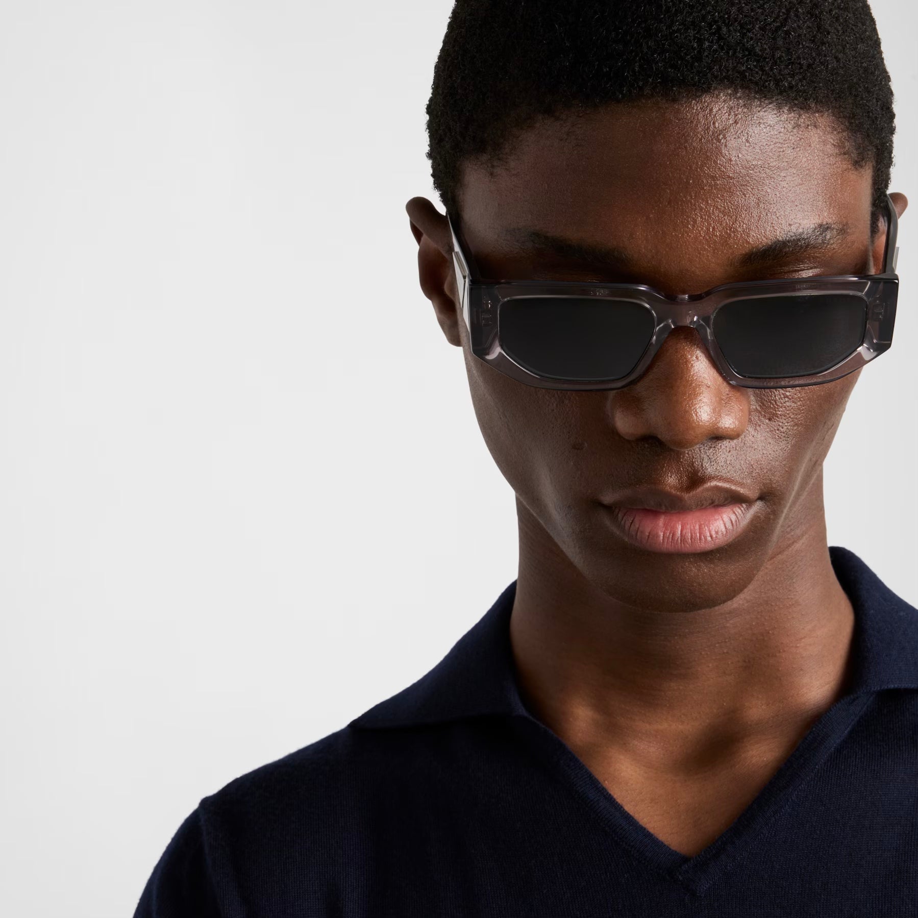 Lunettes de soleil avec logo triangulaire
