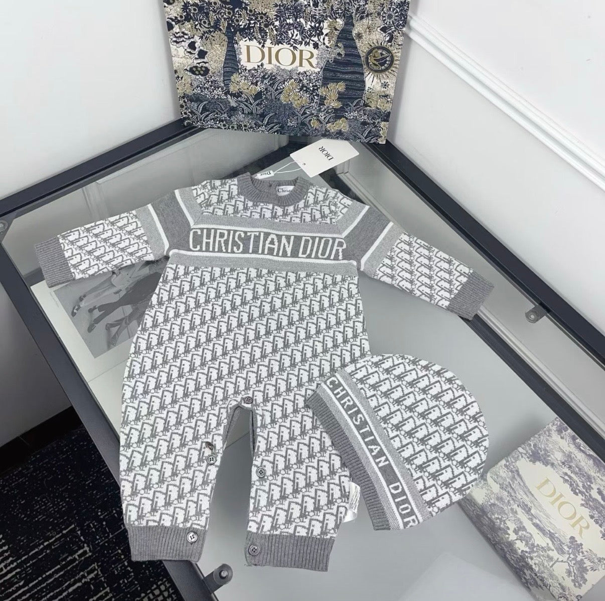 Set Dior baby + bonnet