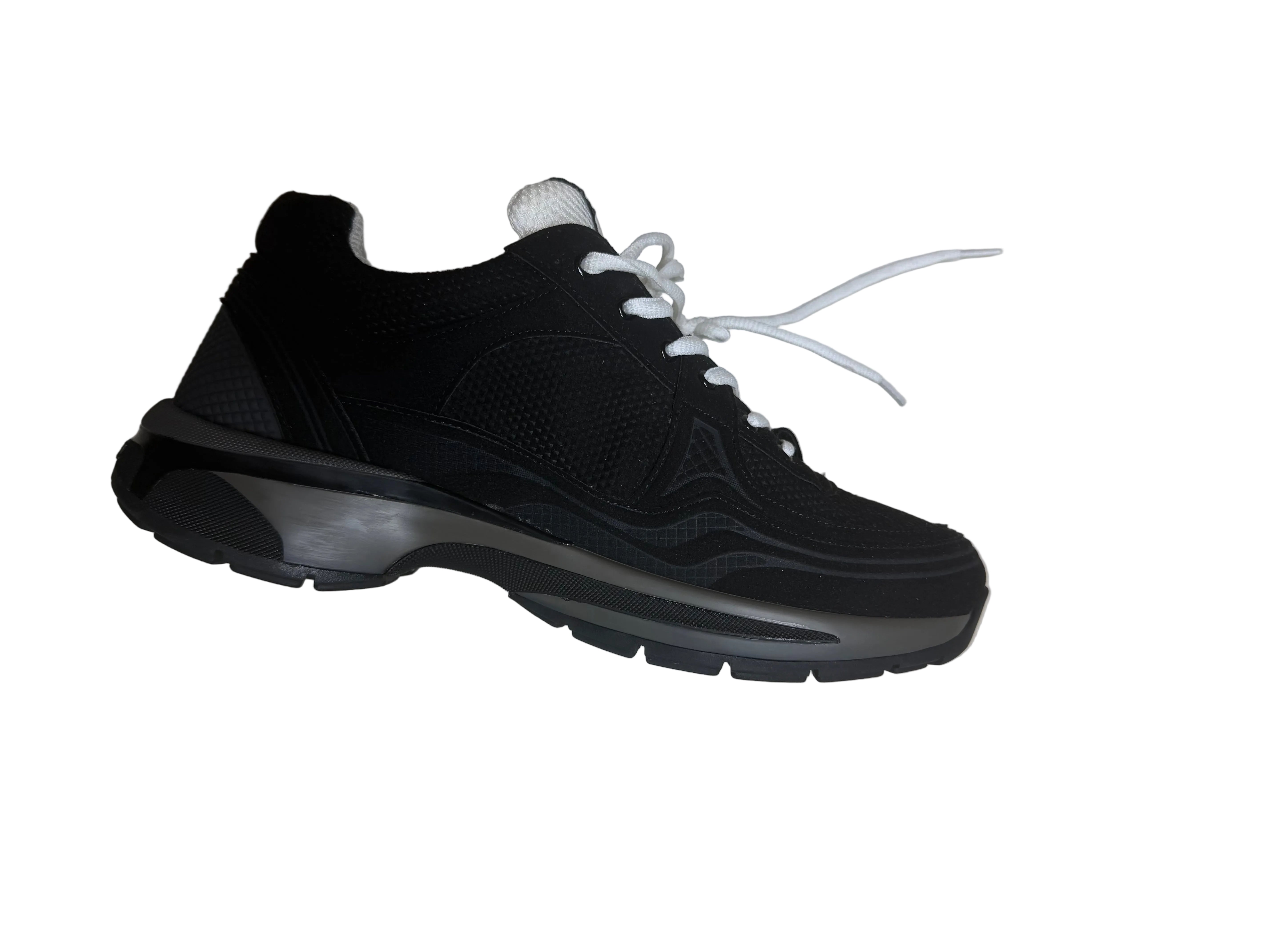 Sneakers Chanel blanche et noir