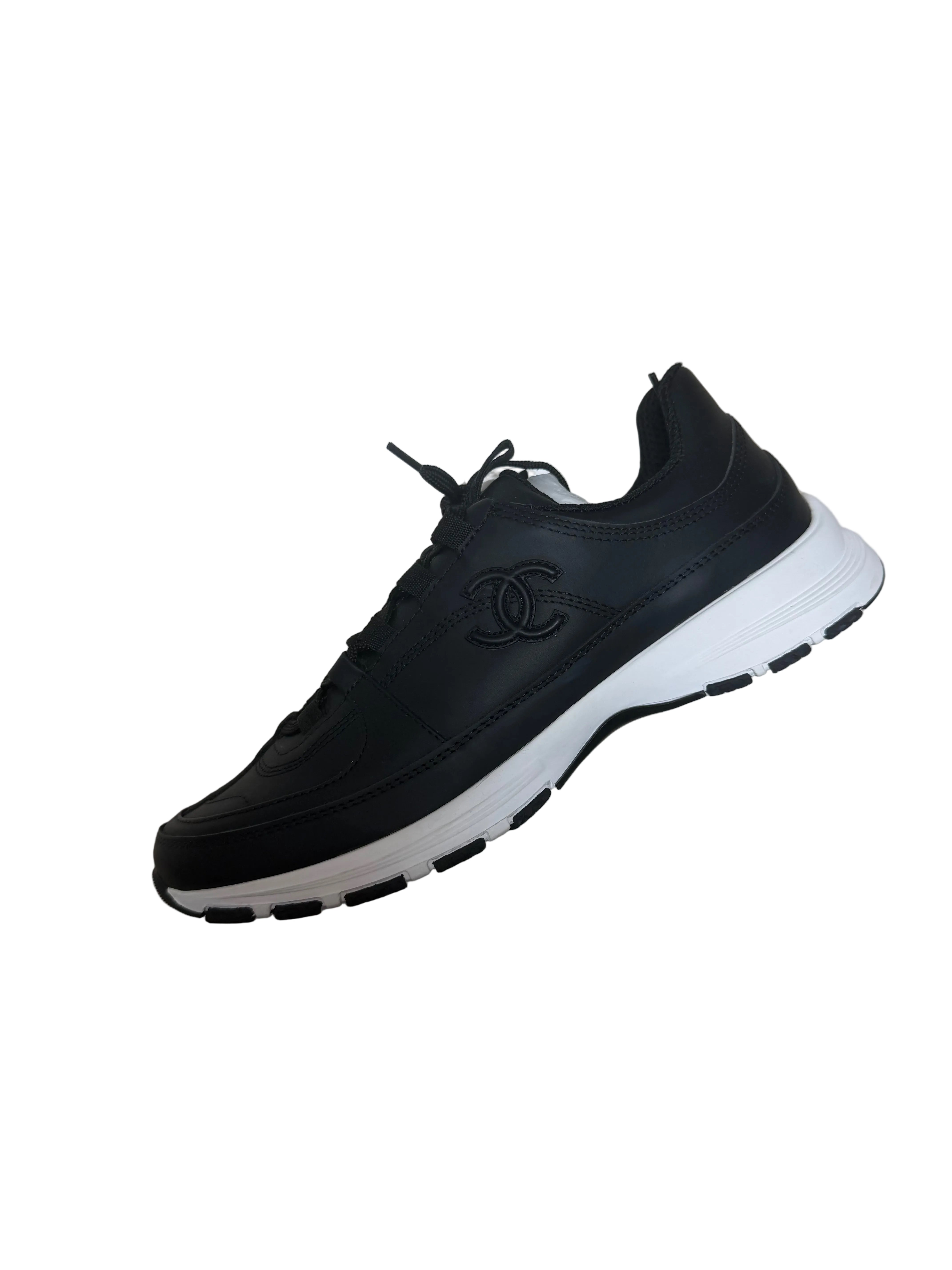 Sneakers Chanel noir blanc cuir