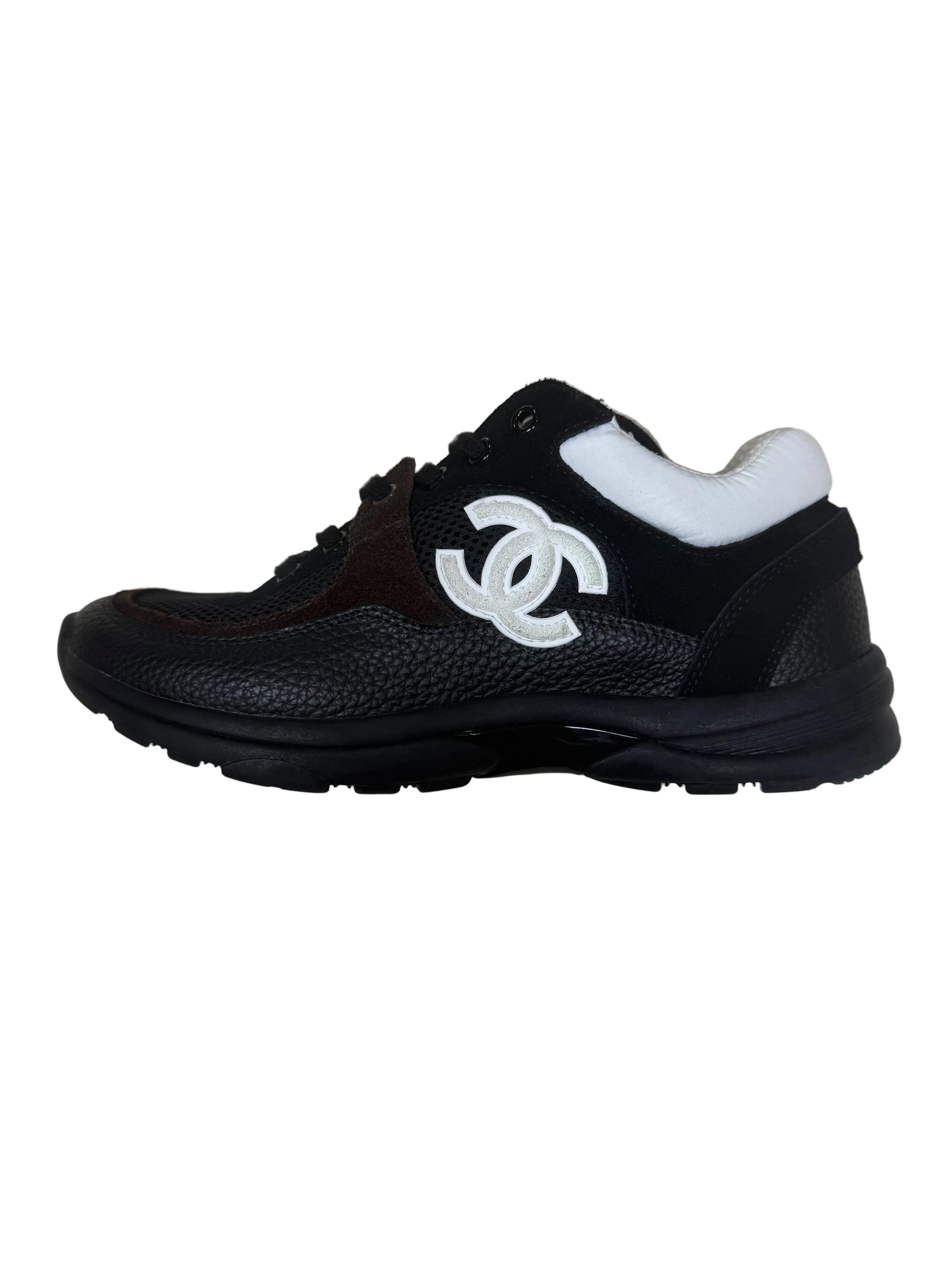Sneakers Chanel blanc noir marron