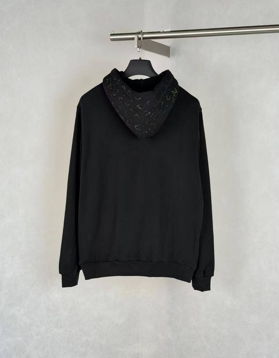 Sweat lv noir new model
