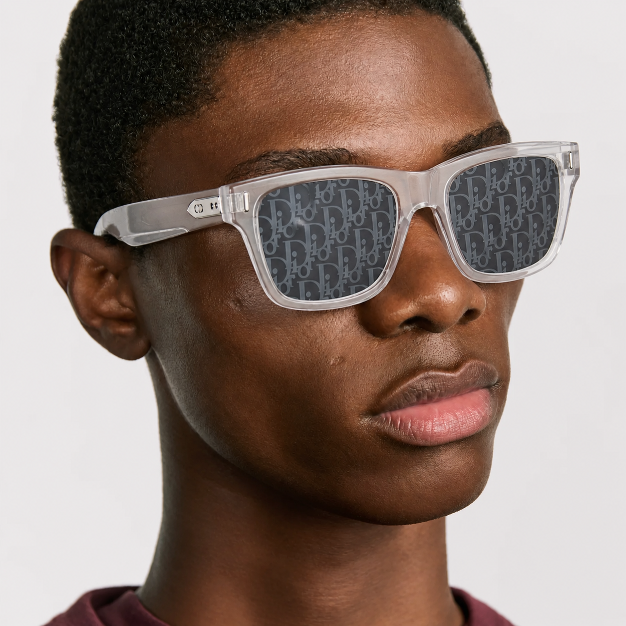Lunettes de soleil obliques transparentes