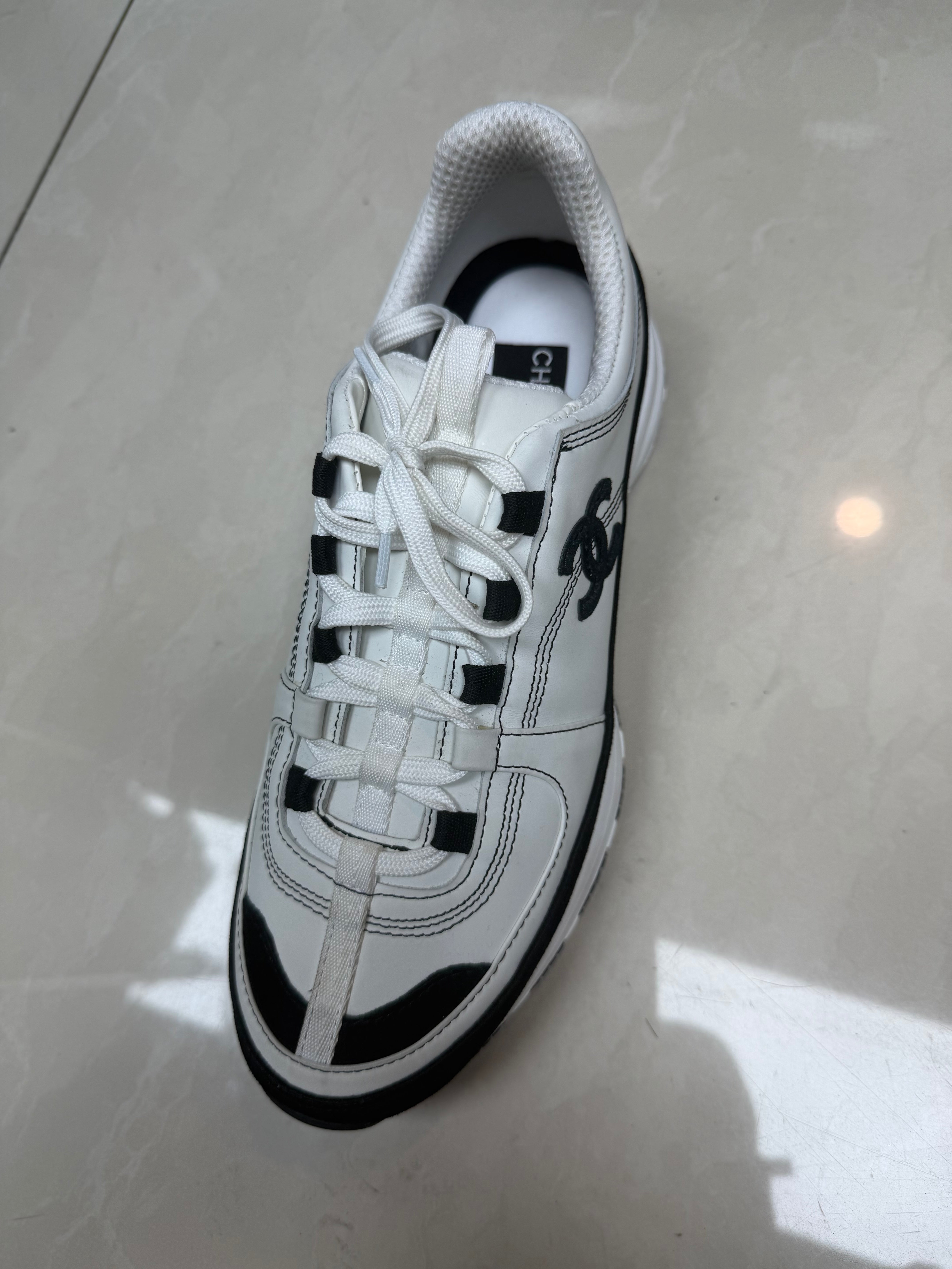 Sneakers Chanel black&white