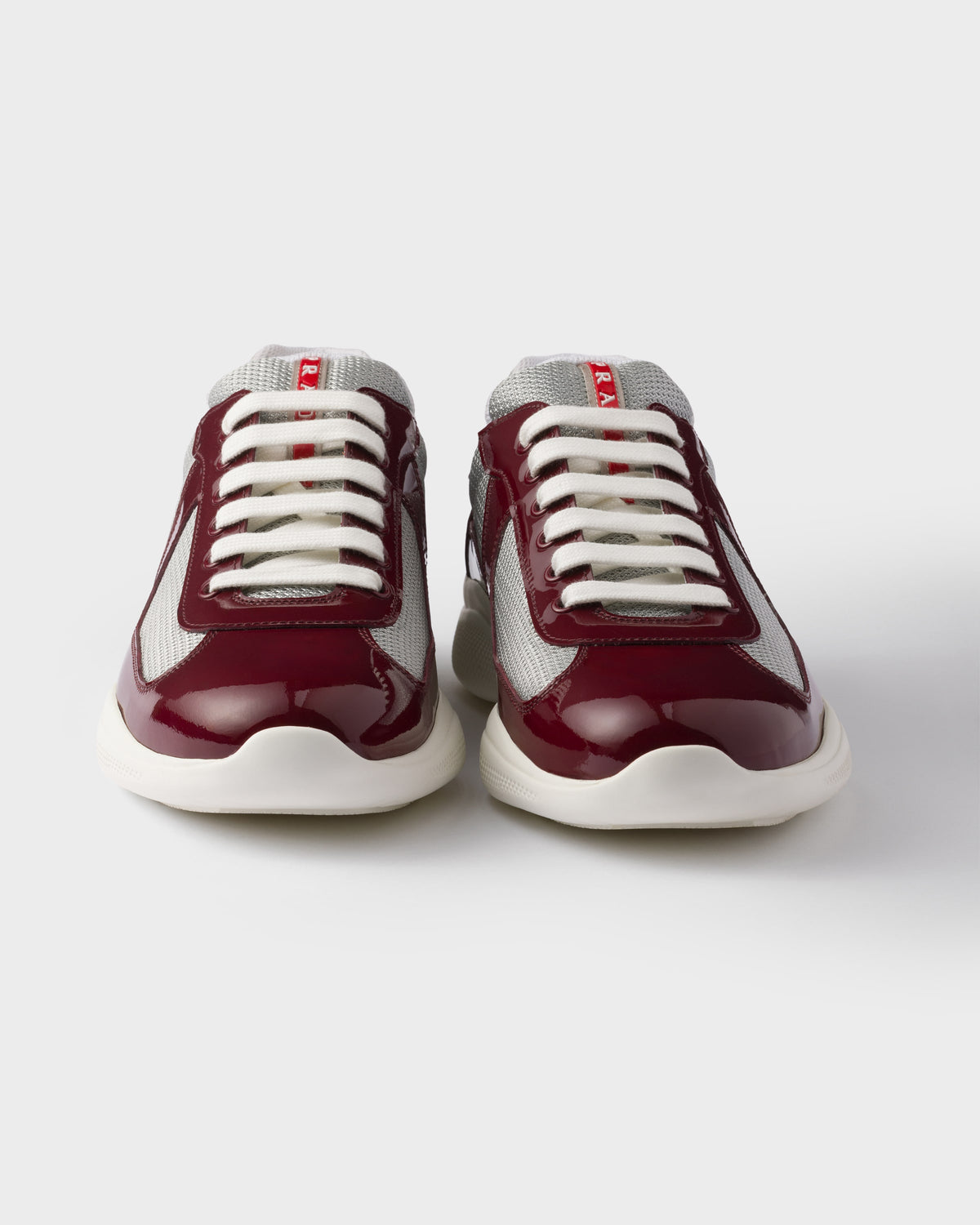 Prada cup rouge bordeaux