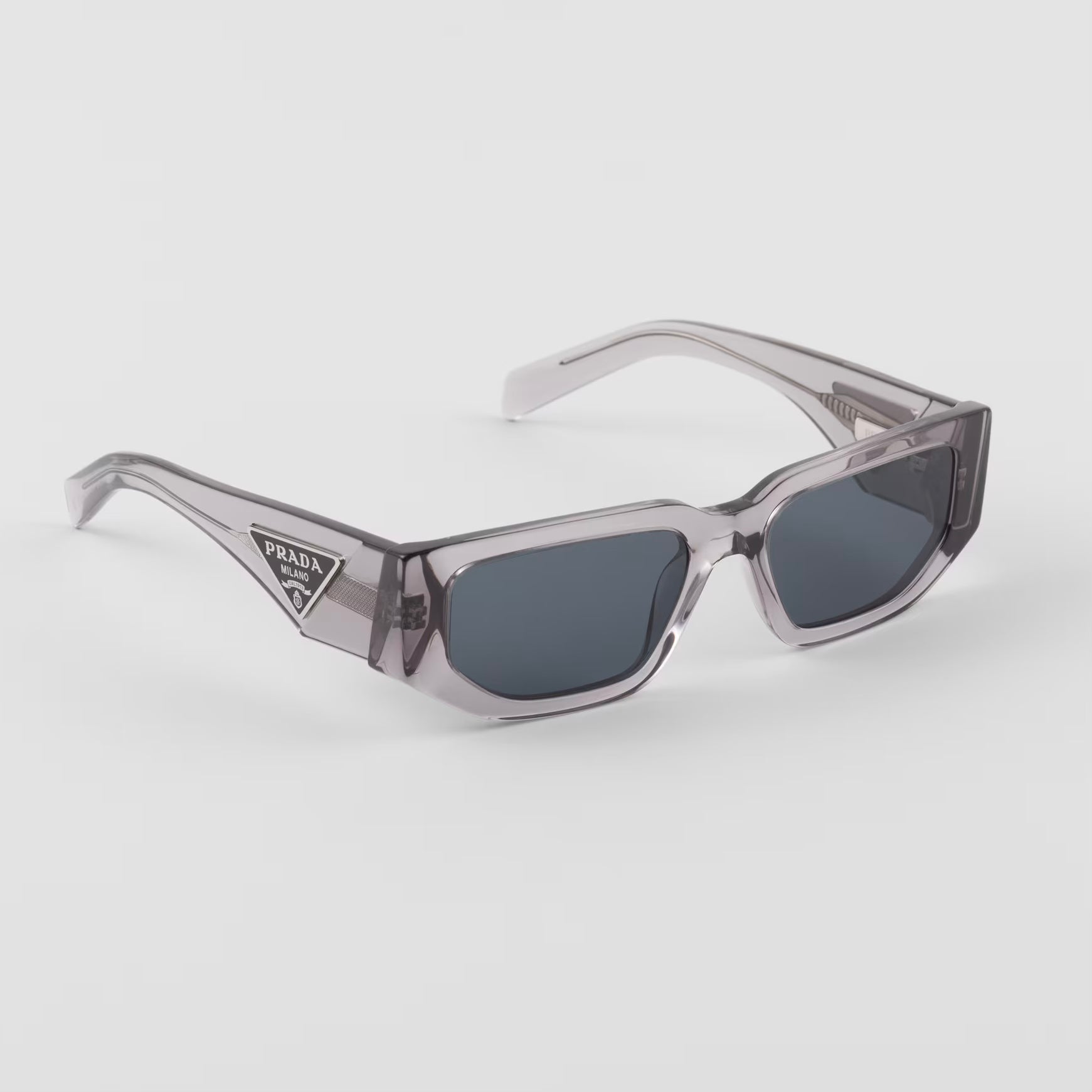 Lunettes de soleil avec logo triangulaire