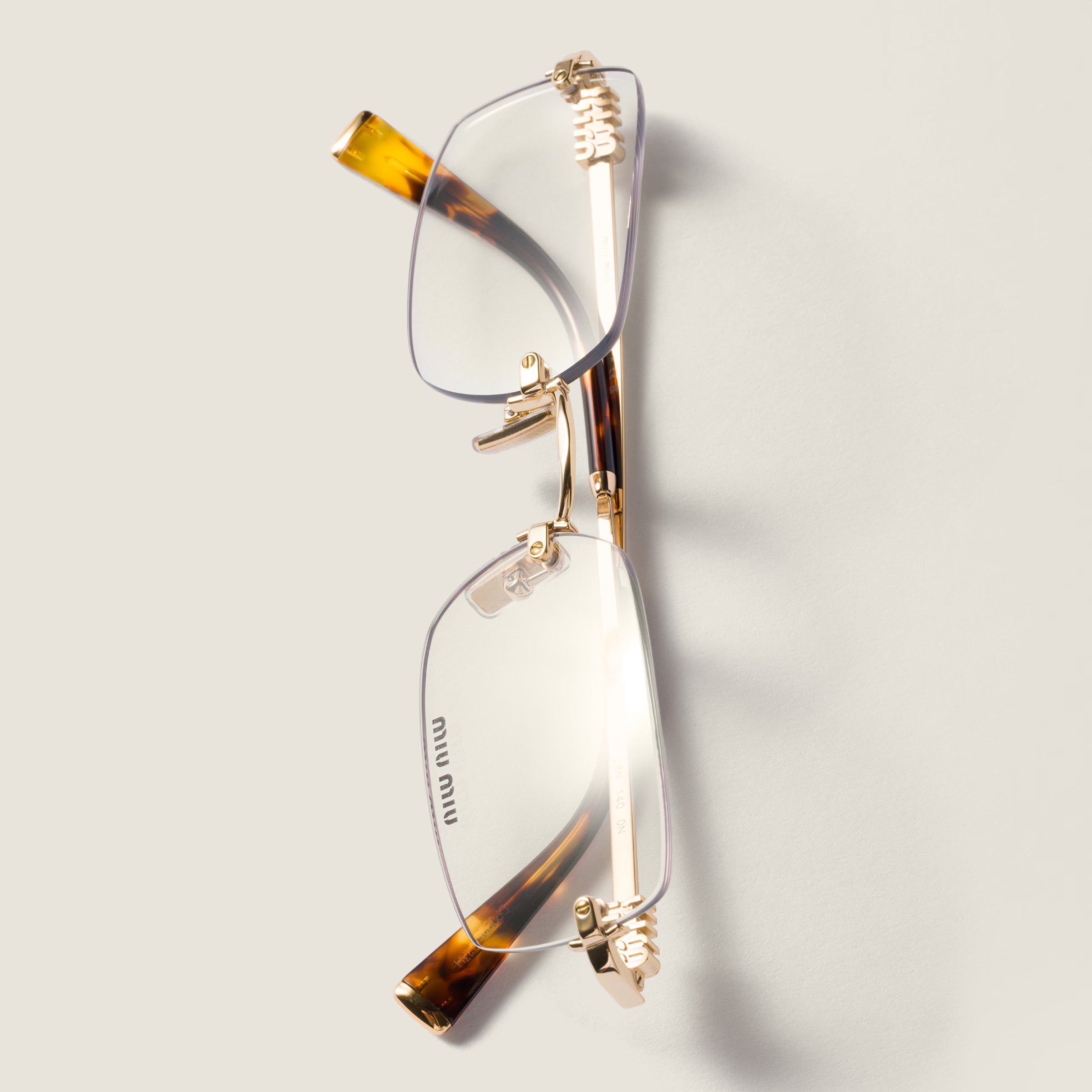 Lunettes de soleil de la collection Miu Miu Eyewear