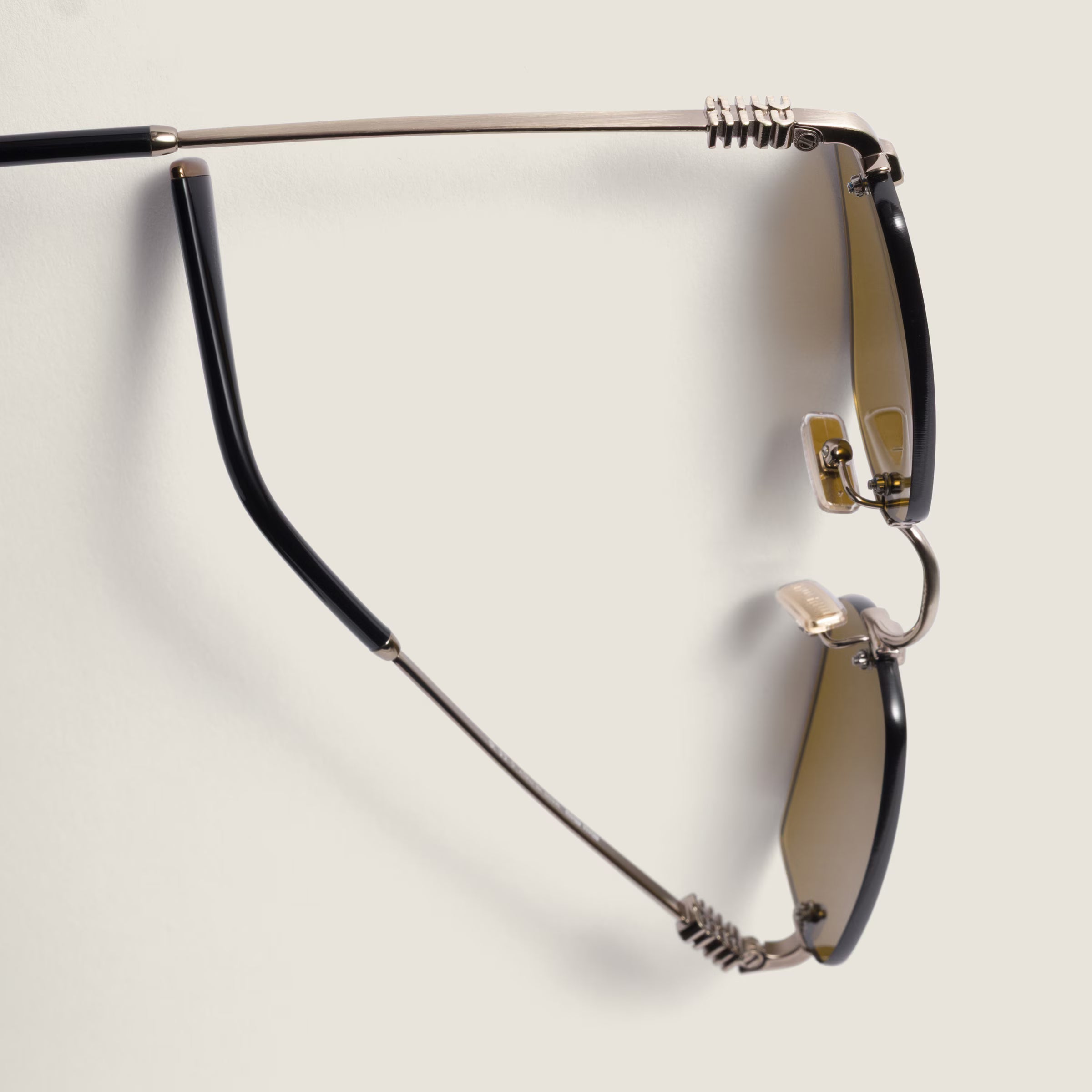 Lunettes de soleil de la collection Miu Miu Eyewear